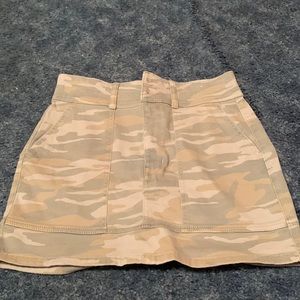 Express light brown and green camo high rise mini skirt size 6